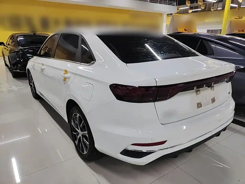 Geely Emgrand — миниатюра 5
