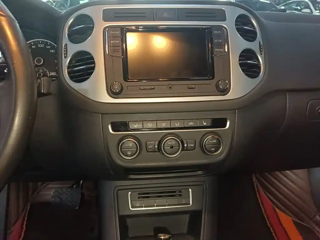 Volkswagen Tiguan — миниатюра 9