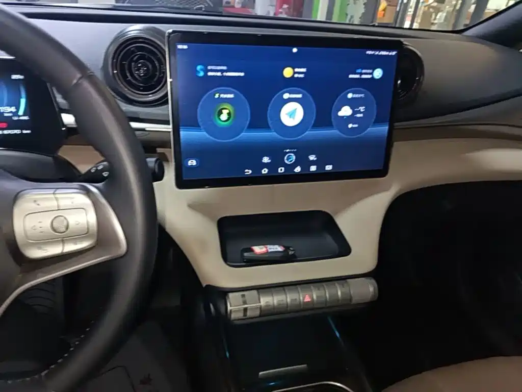 BYD Dolphin — миниатюра 13