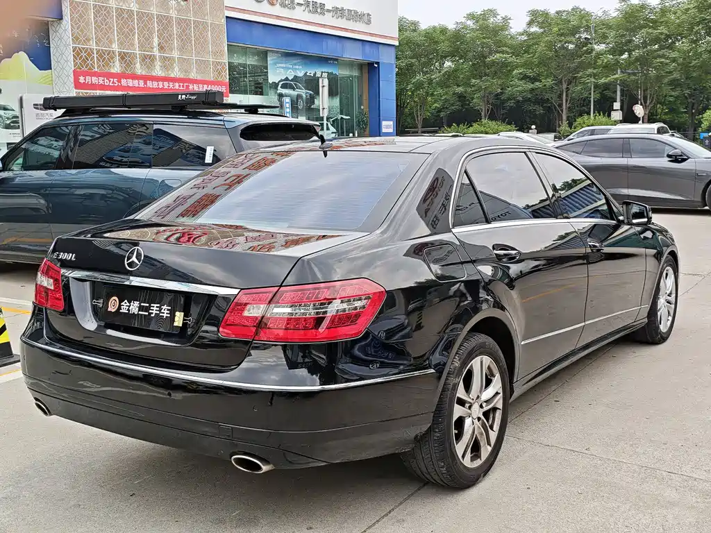 Mercedes-Benz E-Class E 2010 E 300 L Fashion
