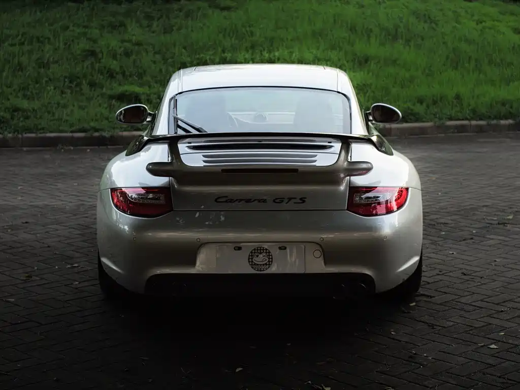 Porsche 911 2010 Carrera S 3.8L