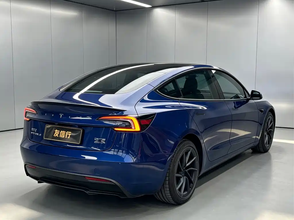 Tesla Model 3 — миниатюра 4