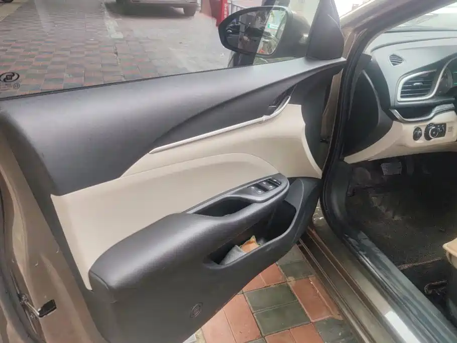Buick Excelle — миниатюра 7