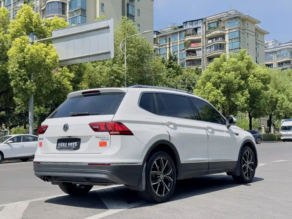 Volkswagen Tiguan L — миниатюра 3