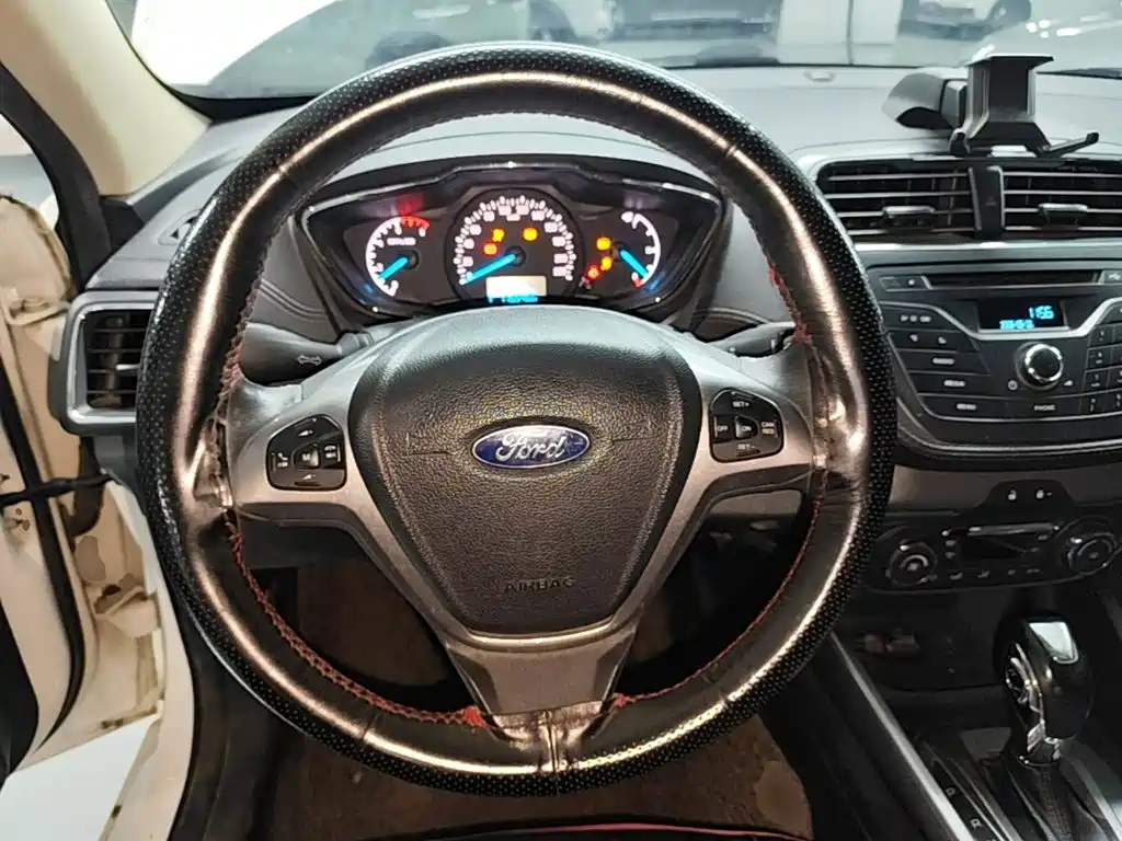 Ford Escort — миниатюра 11