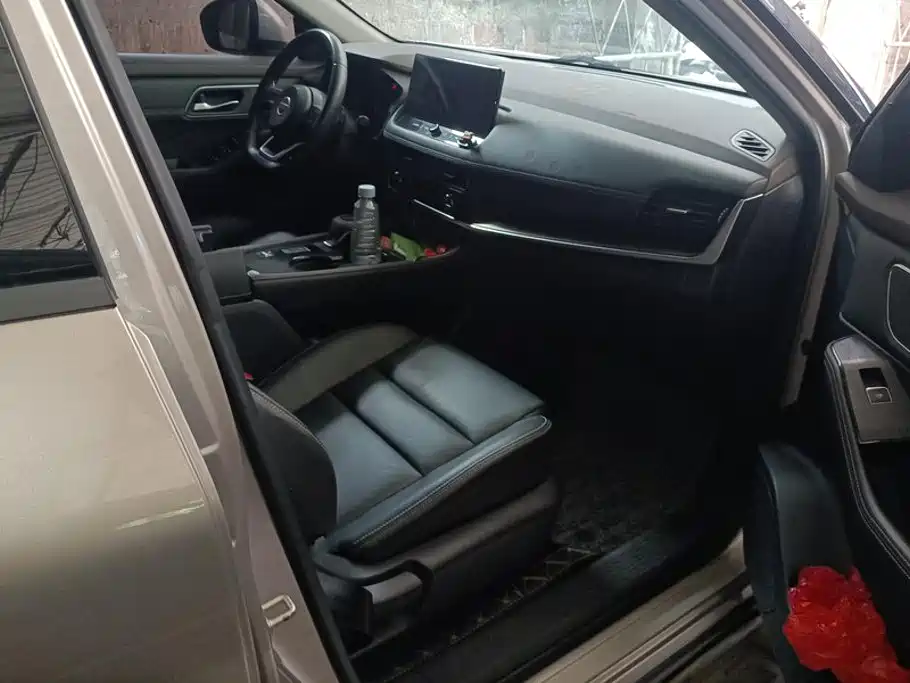 Nissan X-Trail — миниатюра 8