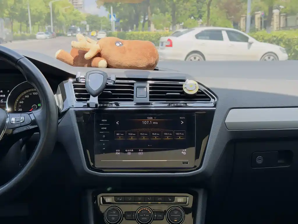 Volkswagen Tiguan L — миниатюра 6