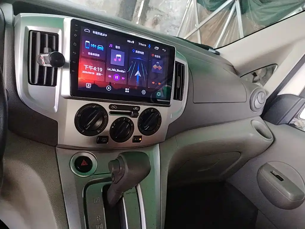 Nissan NV200 — миниатюра 13