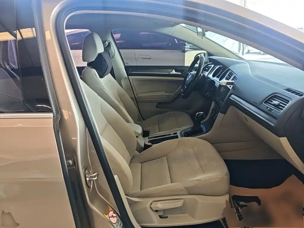 Volkswagen Golf — миниатюра 25