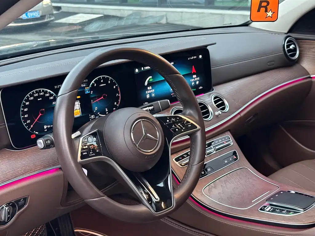 Mercedes-Benz E-Class — миниатюра 6