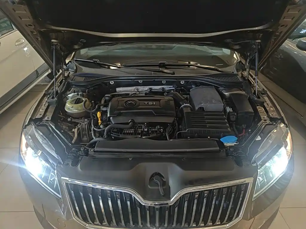 Skoda Superb — миниатюра 20