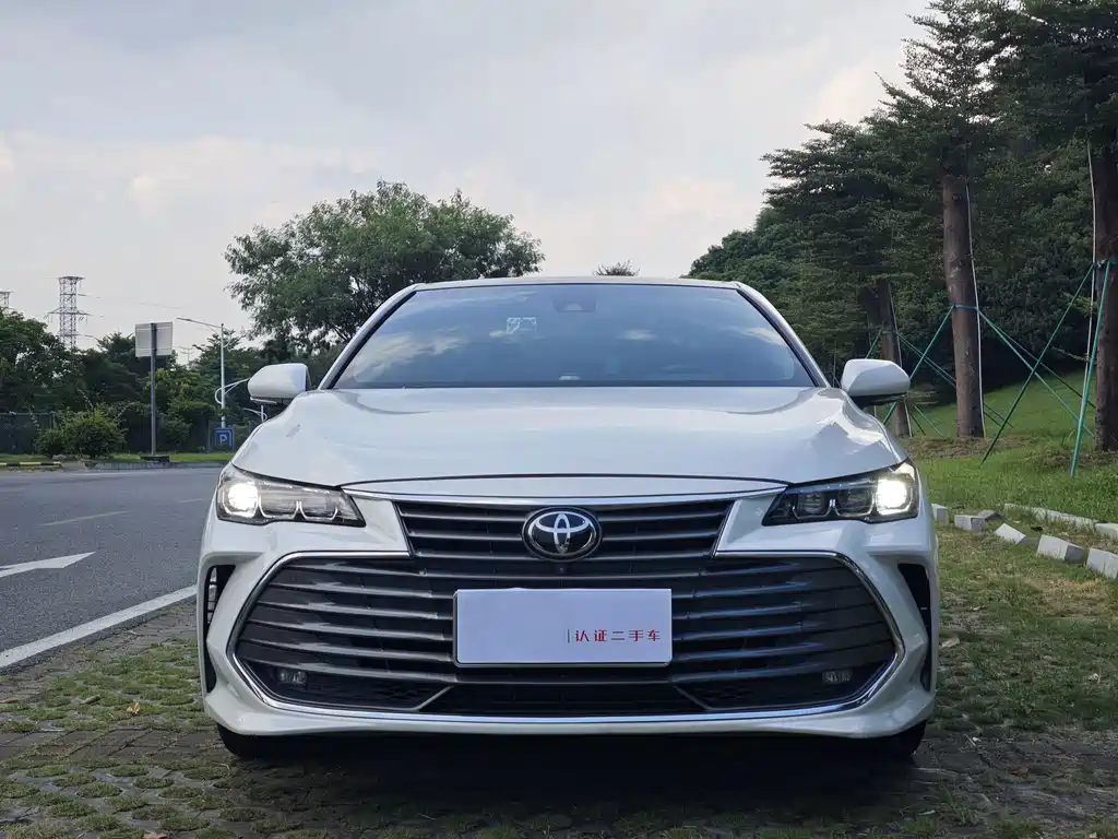 Toyota Avalon — миниатюра 2