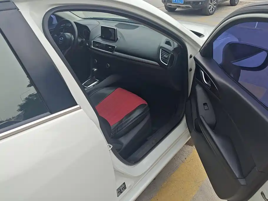 Mazda 3 Axela — миниатюра 8