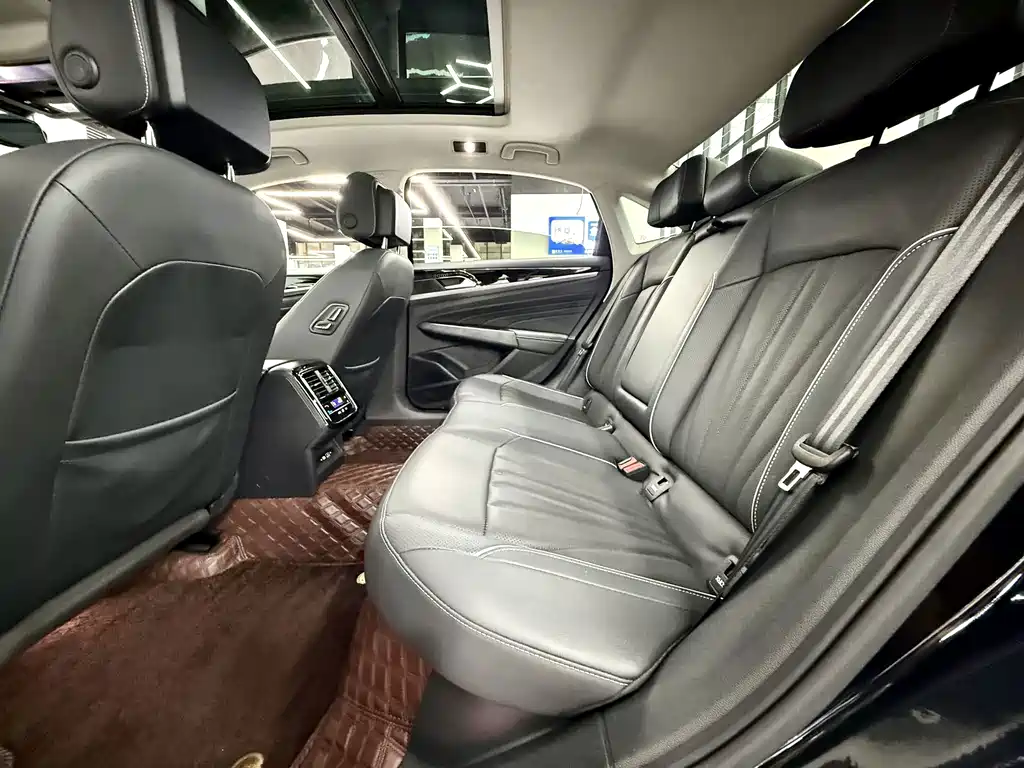 Volkswagen Passat — миниатюра 7