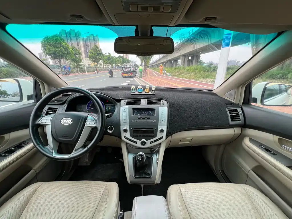 BYD S6 2013 Platinum 2.0L MT Luxury