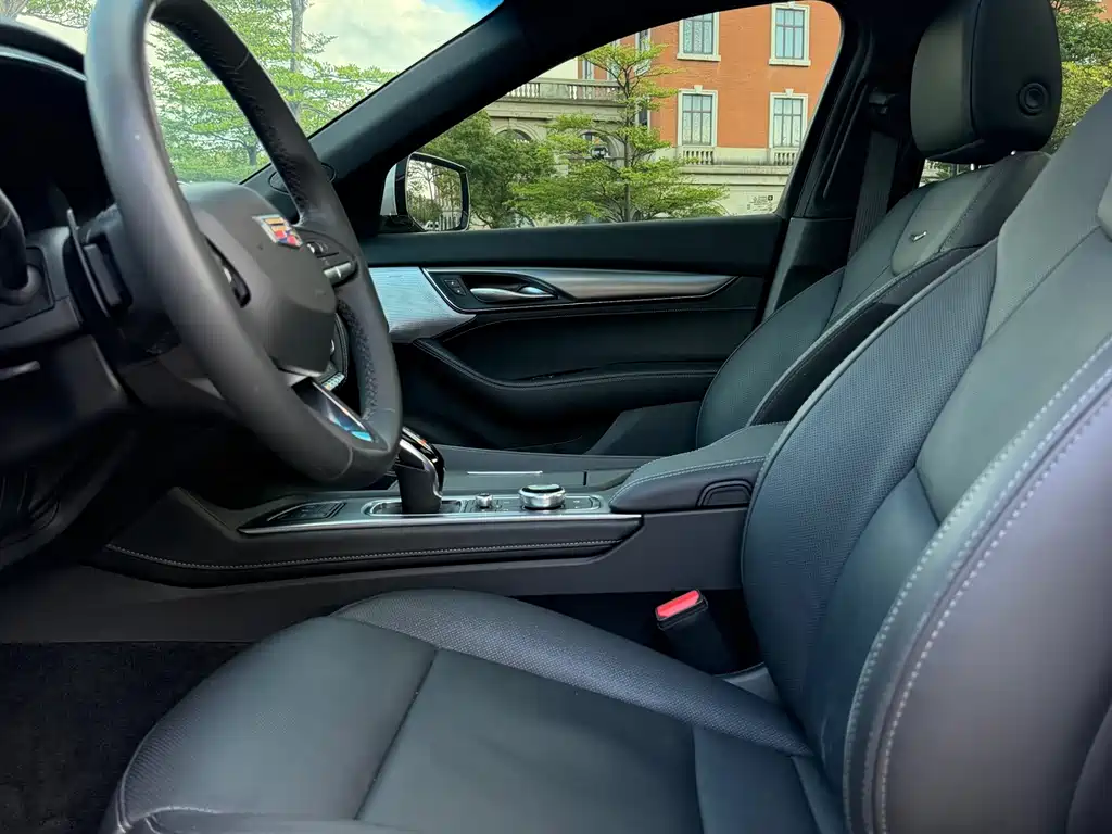 Cadillac CT5 — миниатюра 10