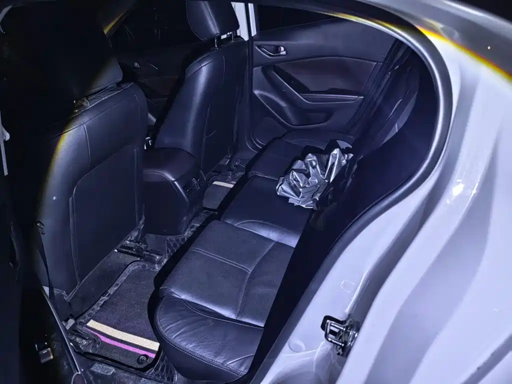 Mazda 3 Axela — миниатюра 13