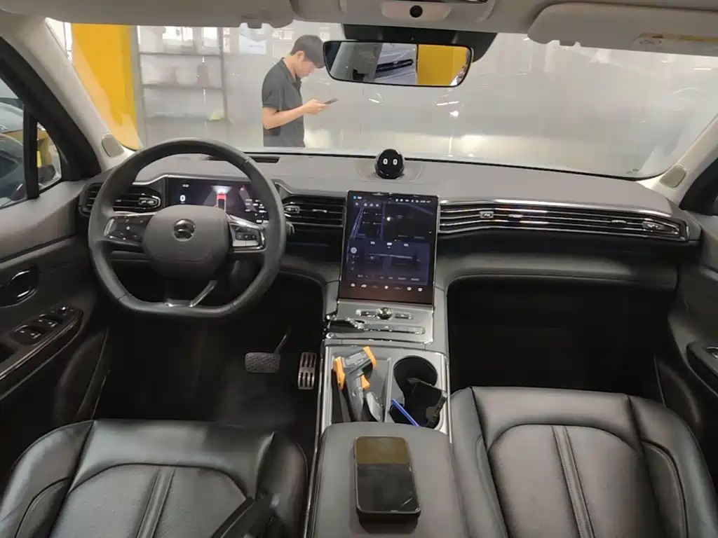 NIO ES6 — миниатюра 10