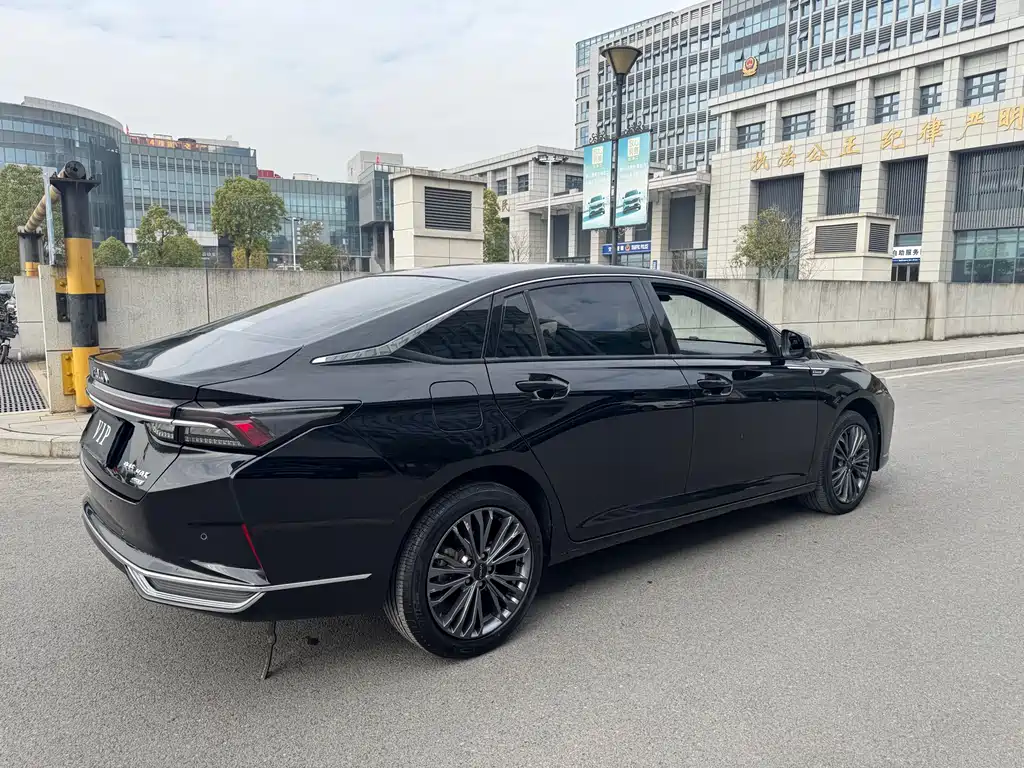 DONGFENG YI HYUN MAX