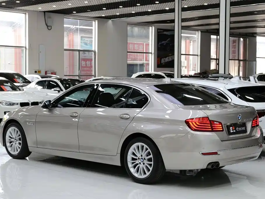 BMW 5 Series — миниатюра 21