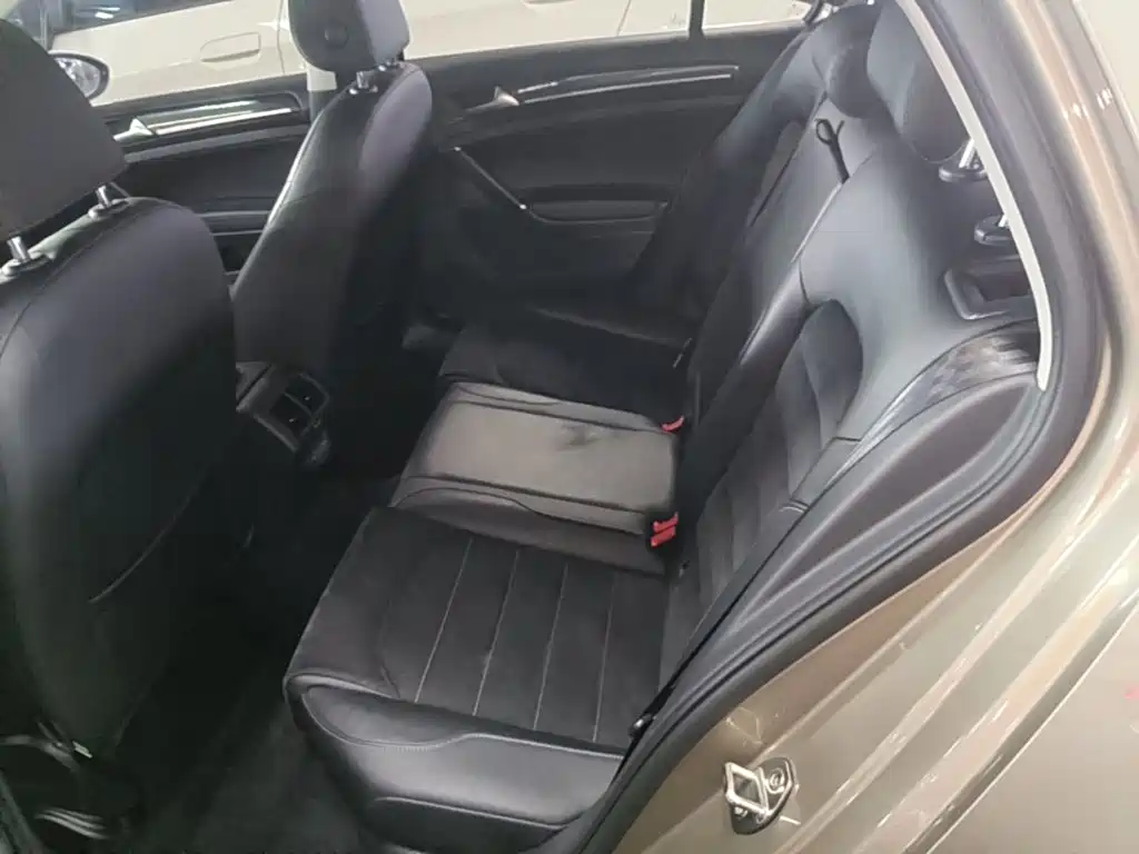 Volkswagen Golf — миниатюра 17