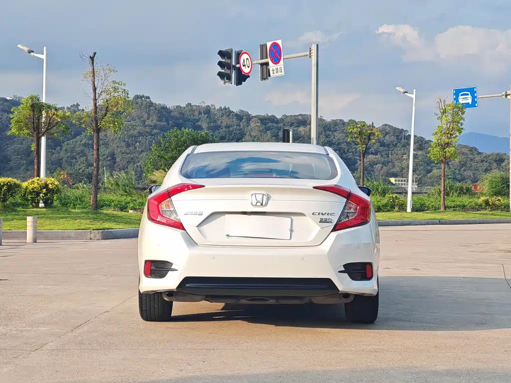 Honda Civic — миниатюра 5