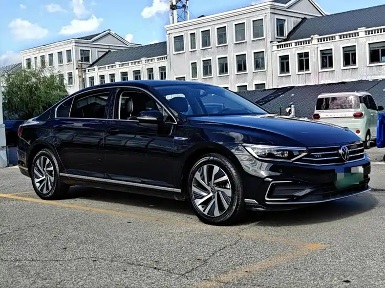 Volkswagen Magotan PHEV — миниатюра 4