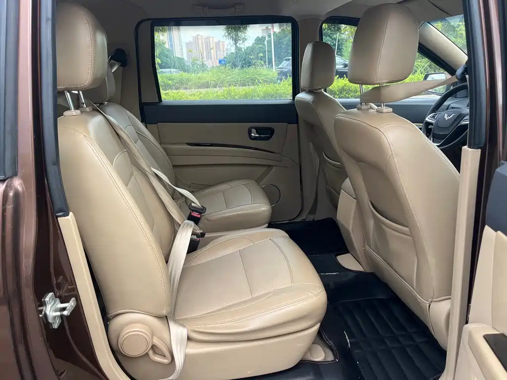 Wuling Hongguang — миниатюра 11