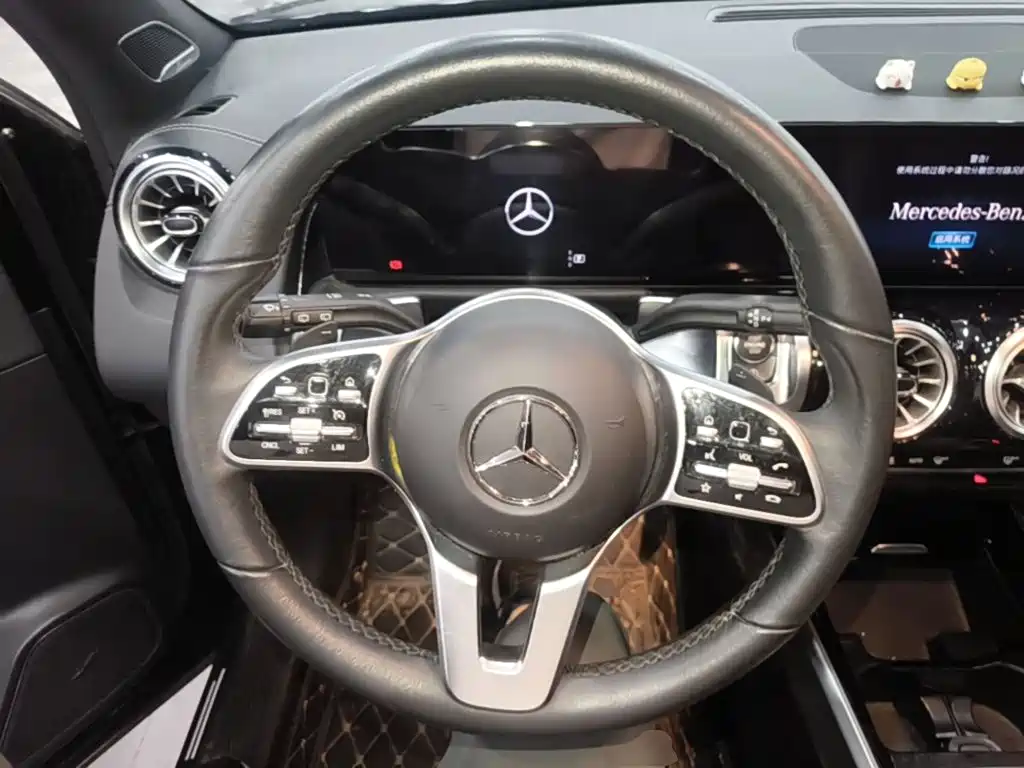 Mercedes-Benz GLB — миниатюра 11