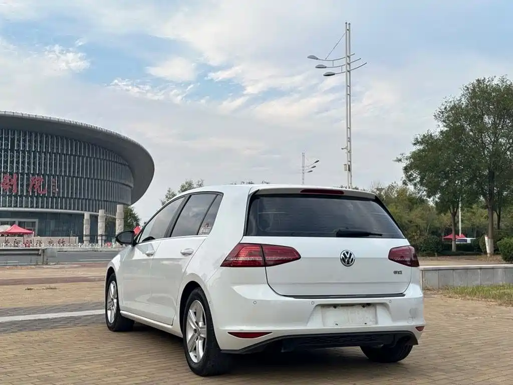 Volkswagen Golf — миниатюра 6