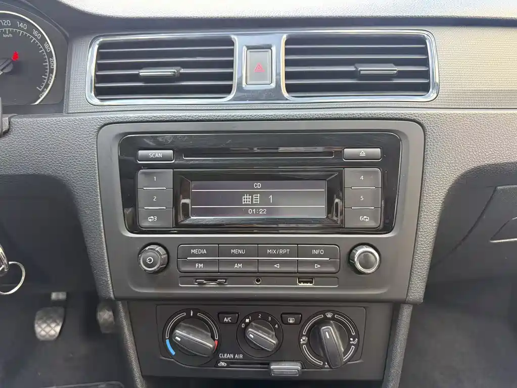 Skoda Rapid Spaceback — миниатюра 12