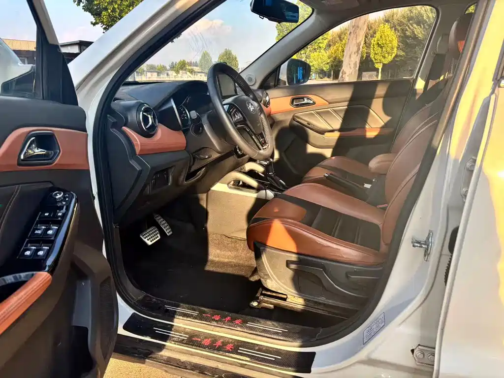 BAIC Senova X35 — миниатюра 10
