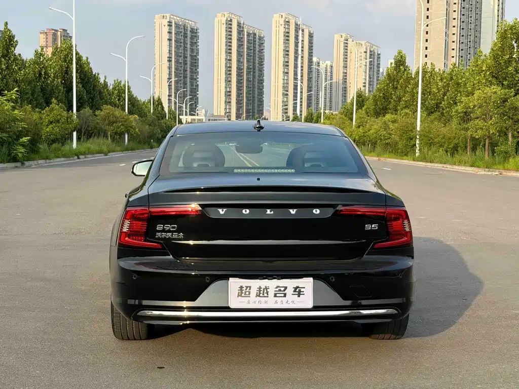 Volvo S90 — миниатюра 13