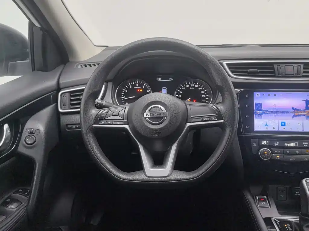 Nissan Qashqai — миниатюра 11