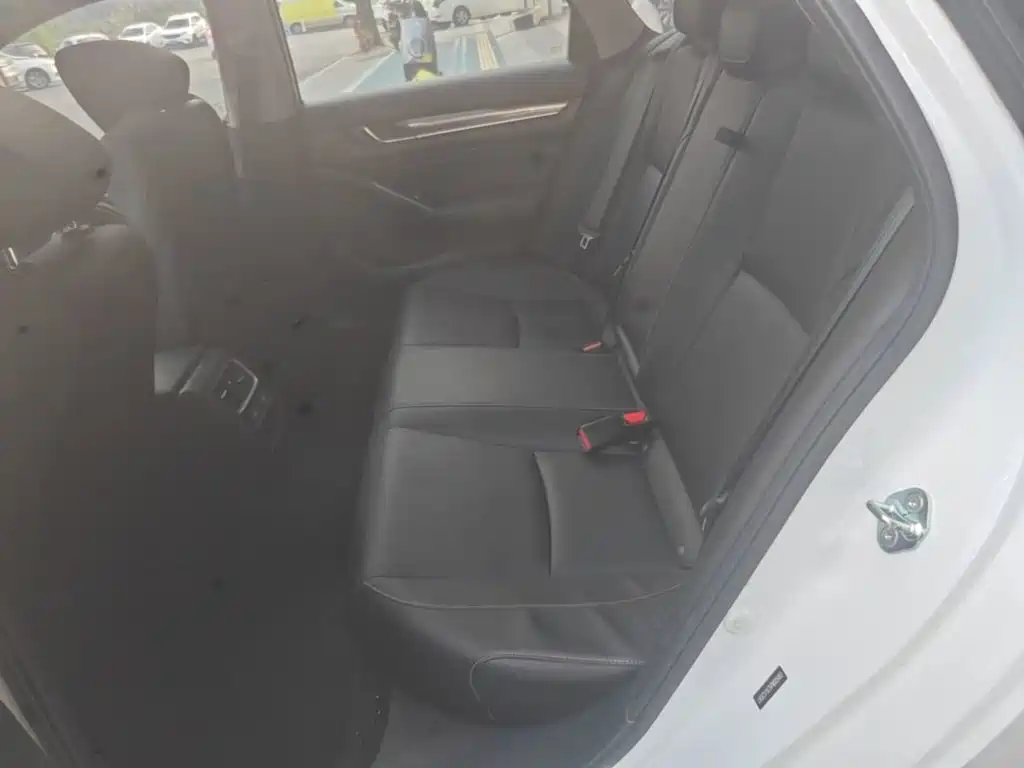 Honda Accord — миниатюра 17