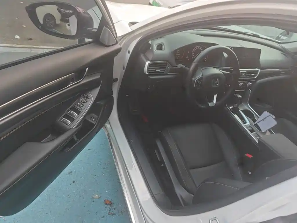 Honda Accord — миниатюра 16