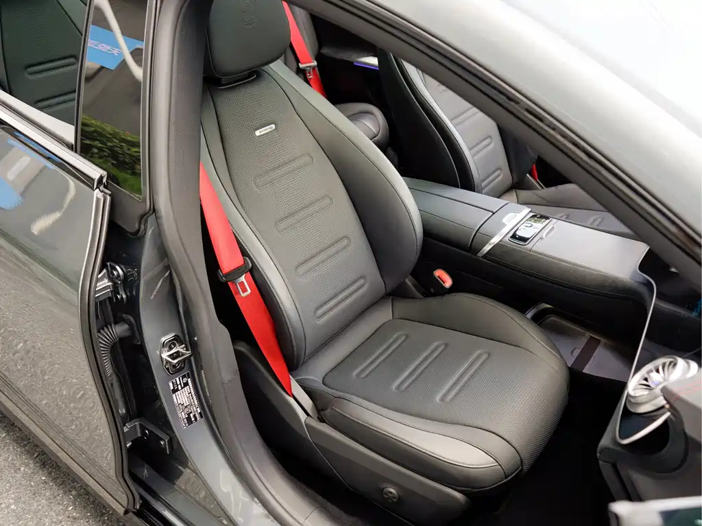 Mercedes-Benz EQE AMG — миниатюра 16