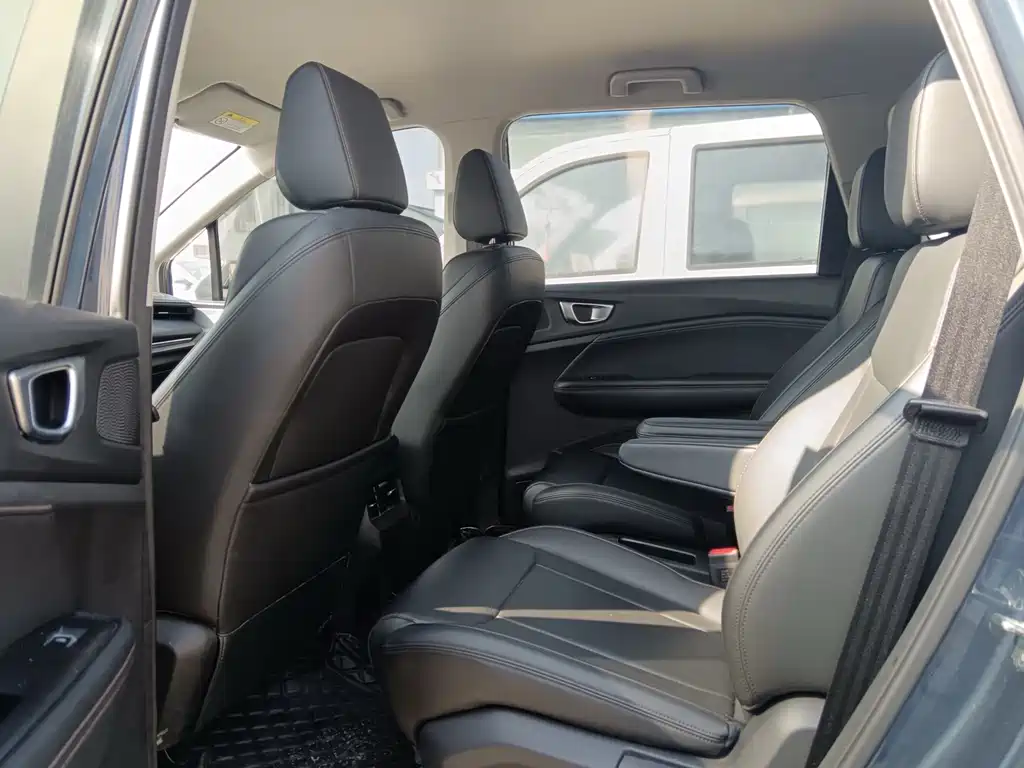 Wuling Jiachen — миниатюра 6