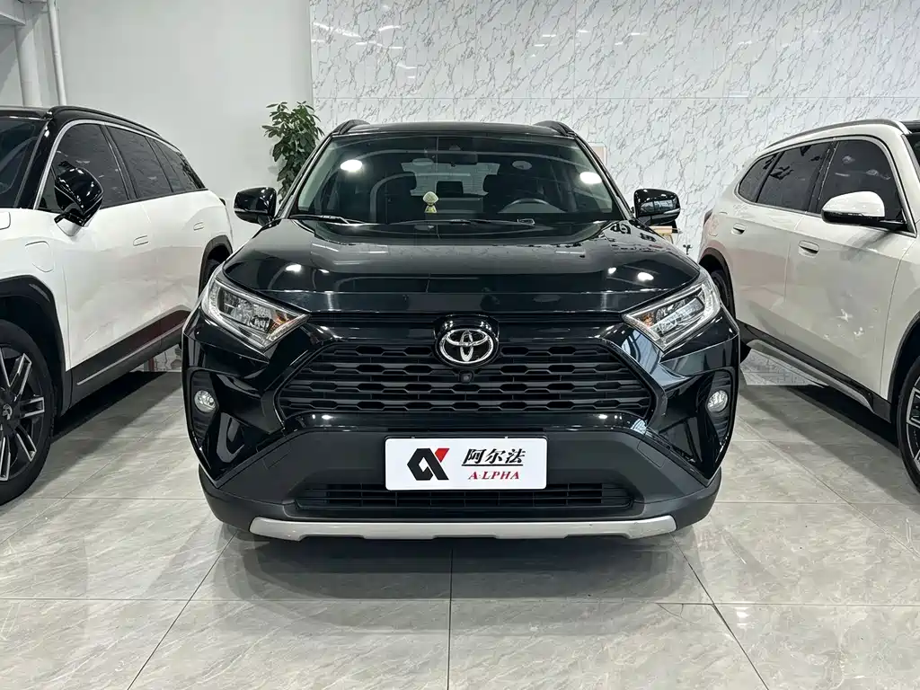 Toyota RAV4 — миниатюра 2