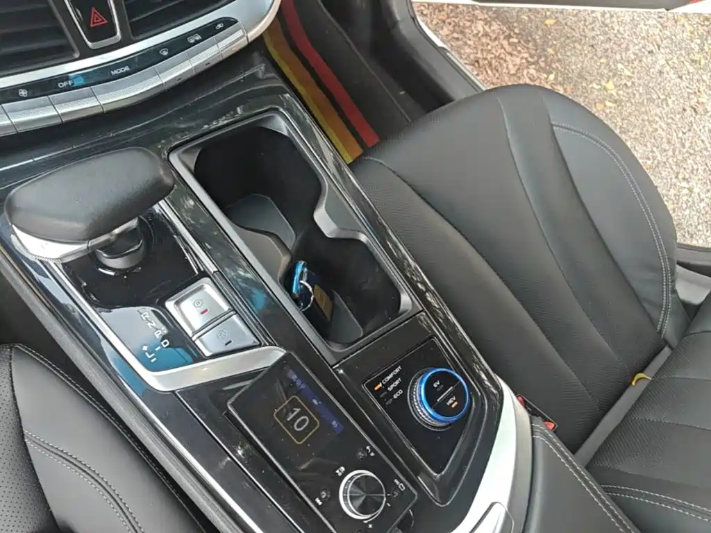Geely Borui Hybrid — миниатюра 14