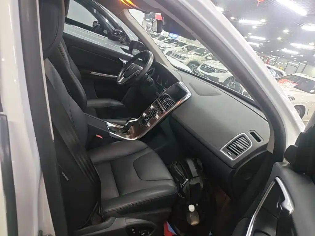 Volvo XC60 — миниатюра 25