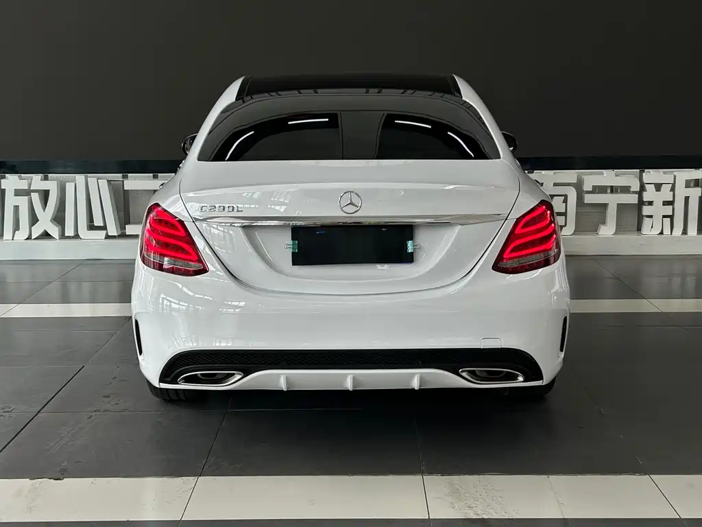 Mercedes-Benz C-Class — миниатюра 11