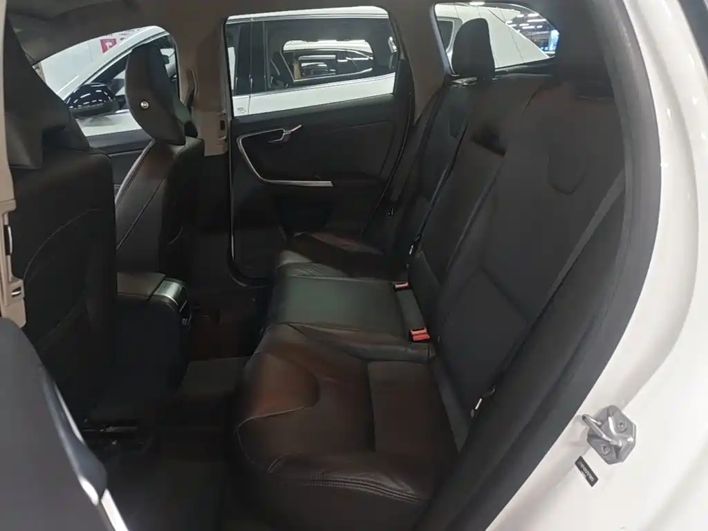 Volvo XC60 — миниатюра 17
