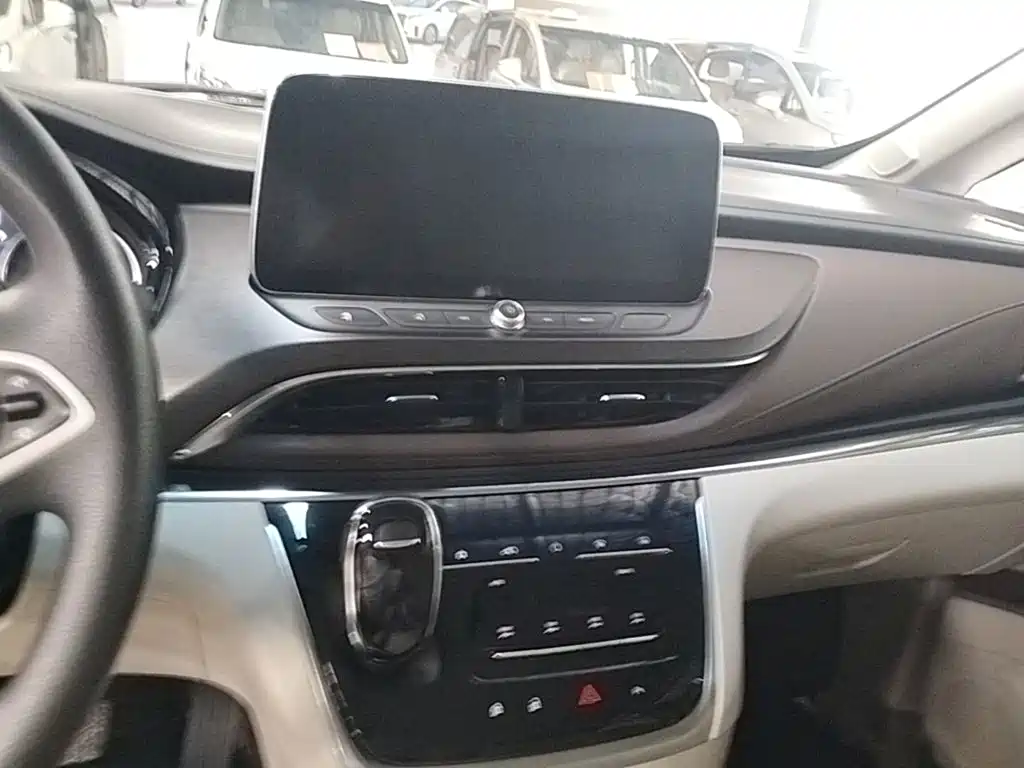 Buick GL8 — миниатюра 13