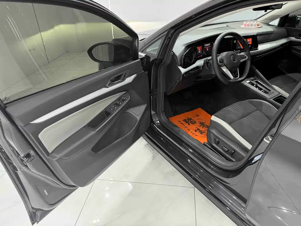Volkswagen Golf 2023 280TSI DSG Pro