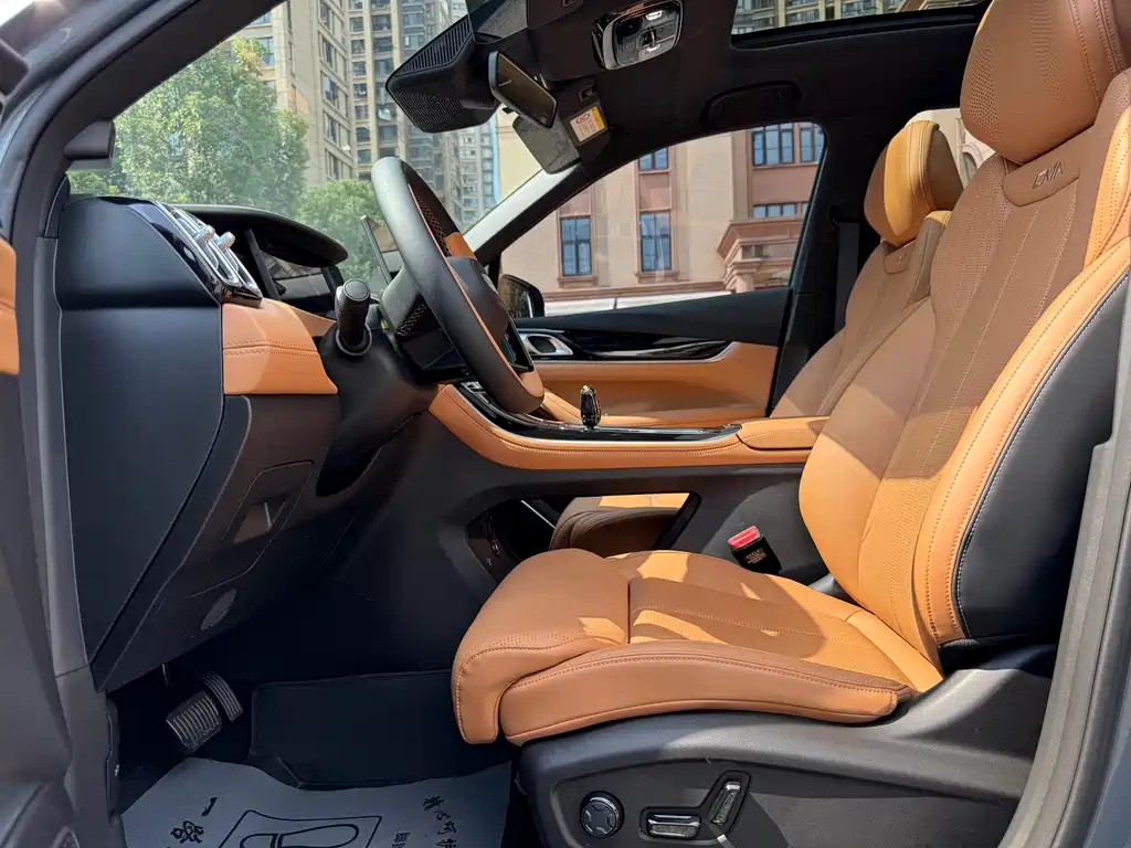 Geely Boyue L — миниатюра 8