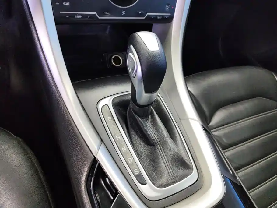 Ford Mondeo — миниатюра 16