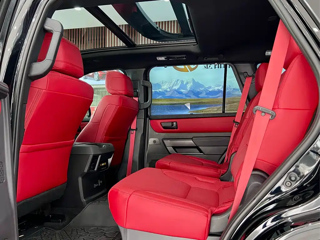 Toyota Sequoia — миниатюра 10