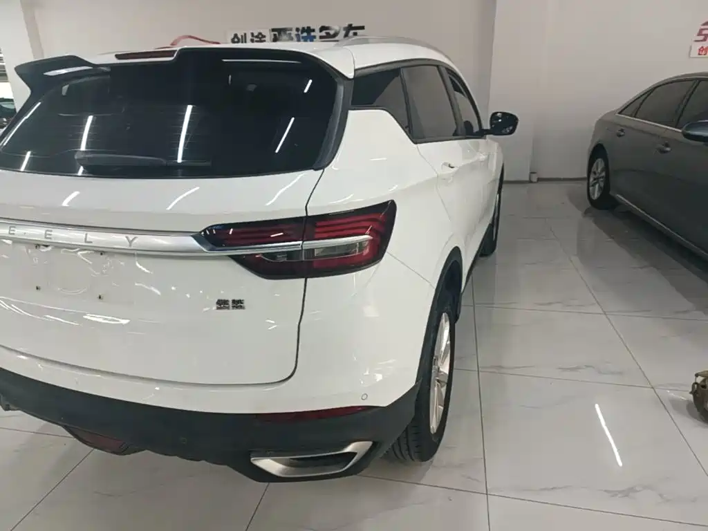 Geely Binyue — миниатюра 8