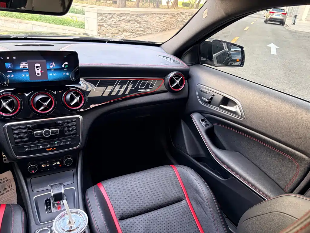 Mercedes-Benz GLA AMG — миниатюра 10